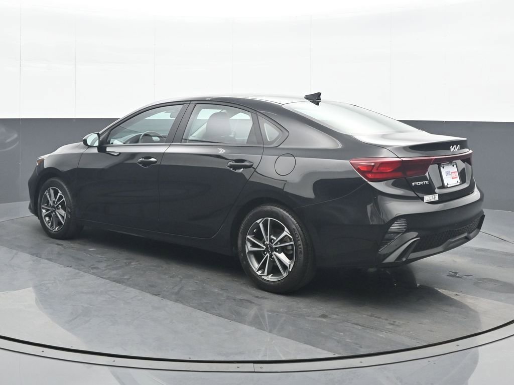Used 2023 Kia Forte LXS image 4