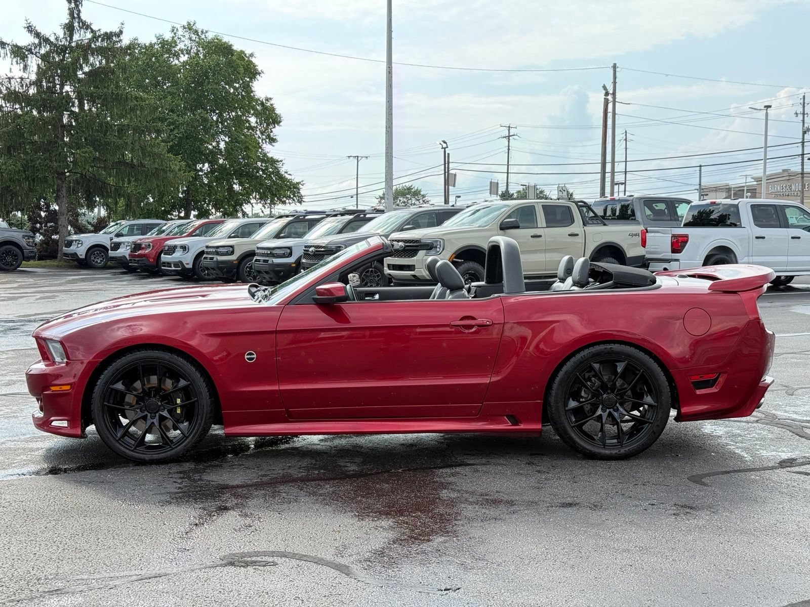 Used 2011 Ford Mustang GT Premium w/ Electronics Pkg RWD image 7