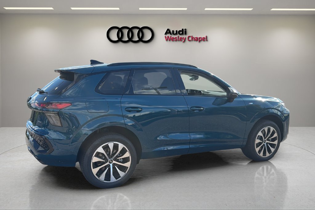 New 2026 Audi Q3 quattro 2.0T AWD/4WD image 5