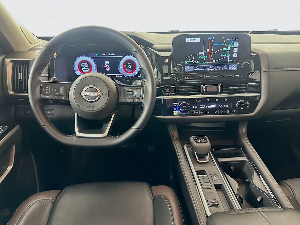 Used 2025 Nissan Pathfinder Platinum FWD image 23