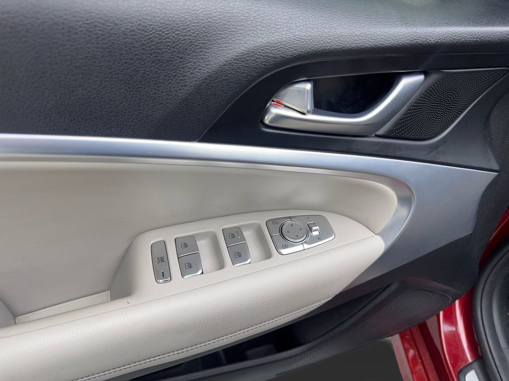 Used 2023 Genesis G70 2.0T image 33