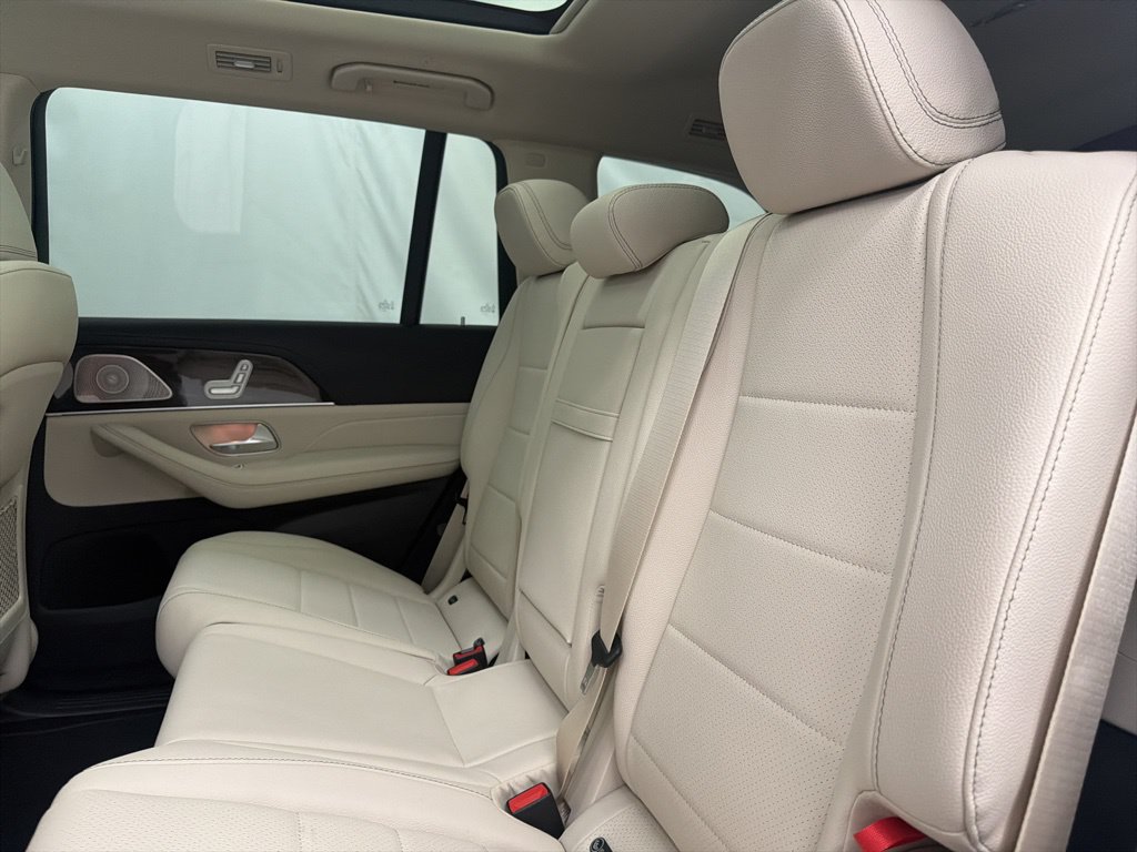 Used 2026 Mercedes-Benz GLS 450 4MATIC image 18