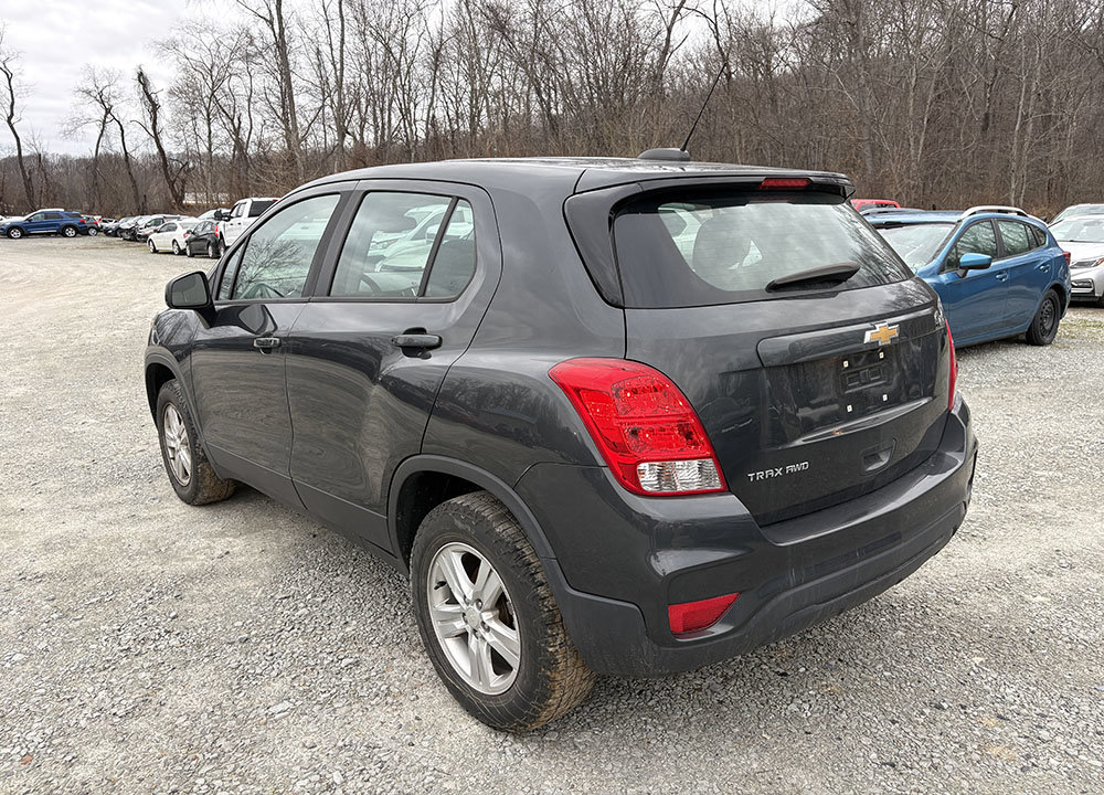 Used 2019 Chevrolet Trax LS AWD/4WD image 4