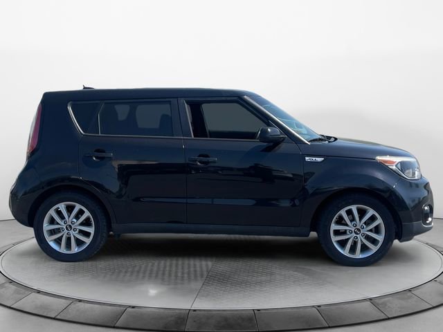 Used 2017 Kia Soul + image 6