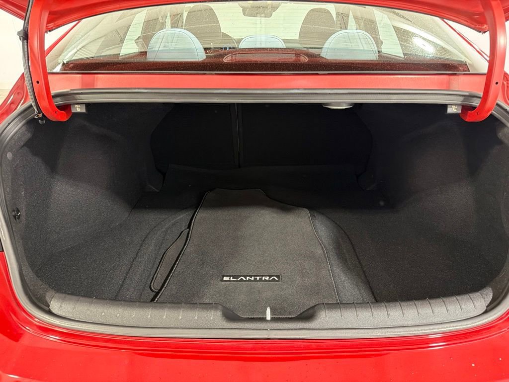 Used 2021 Hyundai Elantra Limited w/ Cargo Package FWD image 27