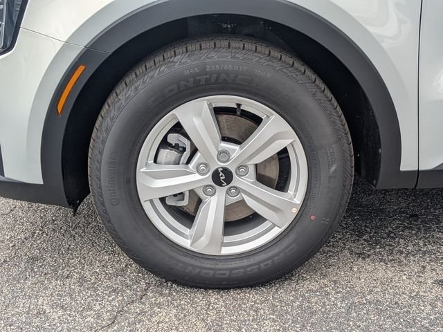 New 2026 Kia Sorento LX FWD image 11