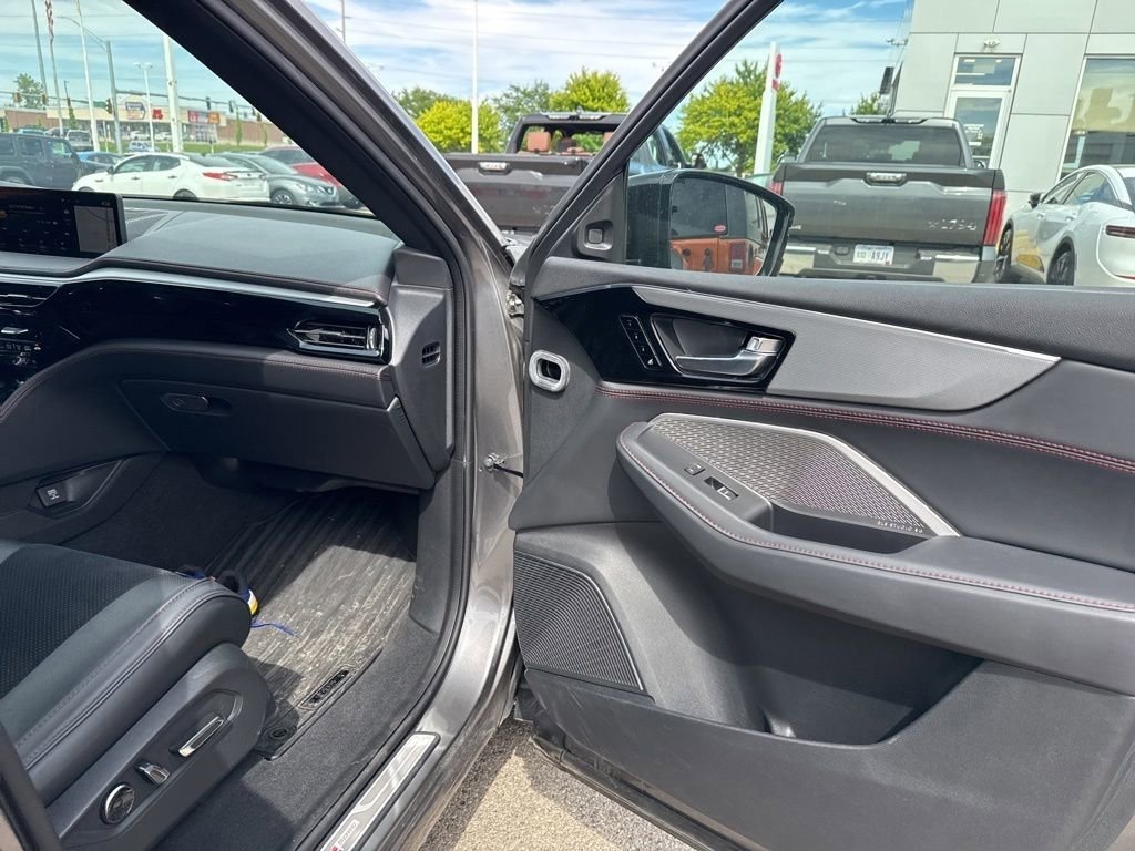 Used 2023 Acura MDX A-Spec AWD/4WD image 16
