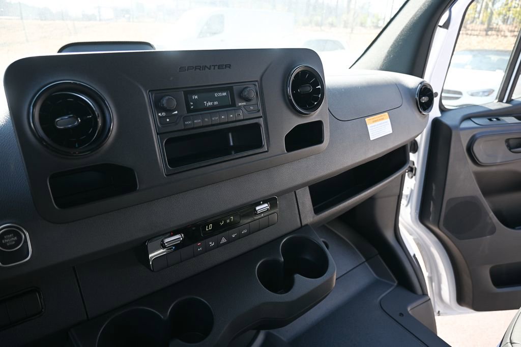 Used 2025 Mercedes-Benz Sprinter 2500 image 13