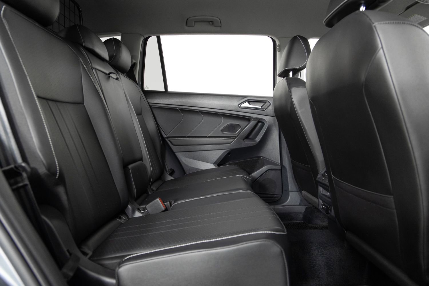 Used 2022 Volkswagen Tiguan SE image 23