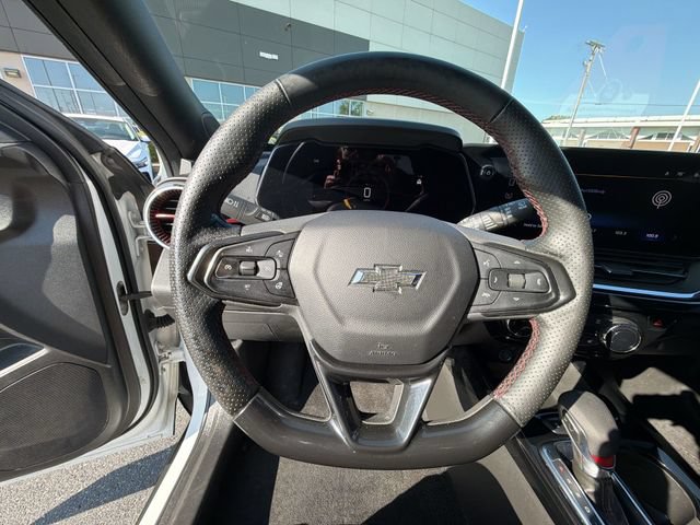 Used 2024 Chevrolet Trax RS FWD image 29
