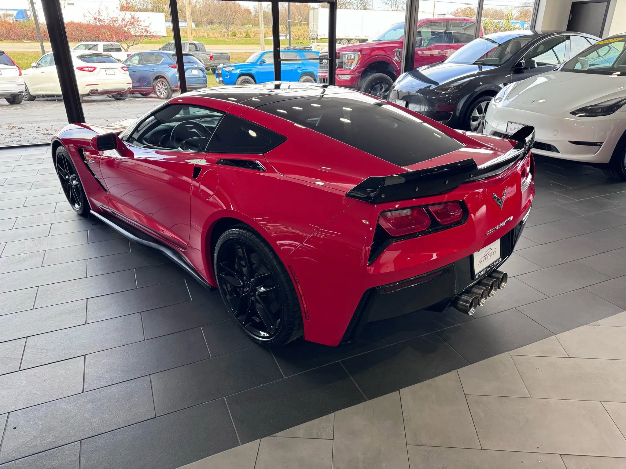 Used 2019 Chevrolet Corvette Stingray Coupe w/ 1LT image 3