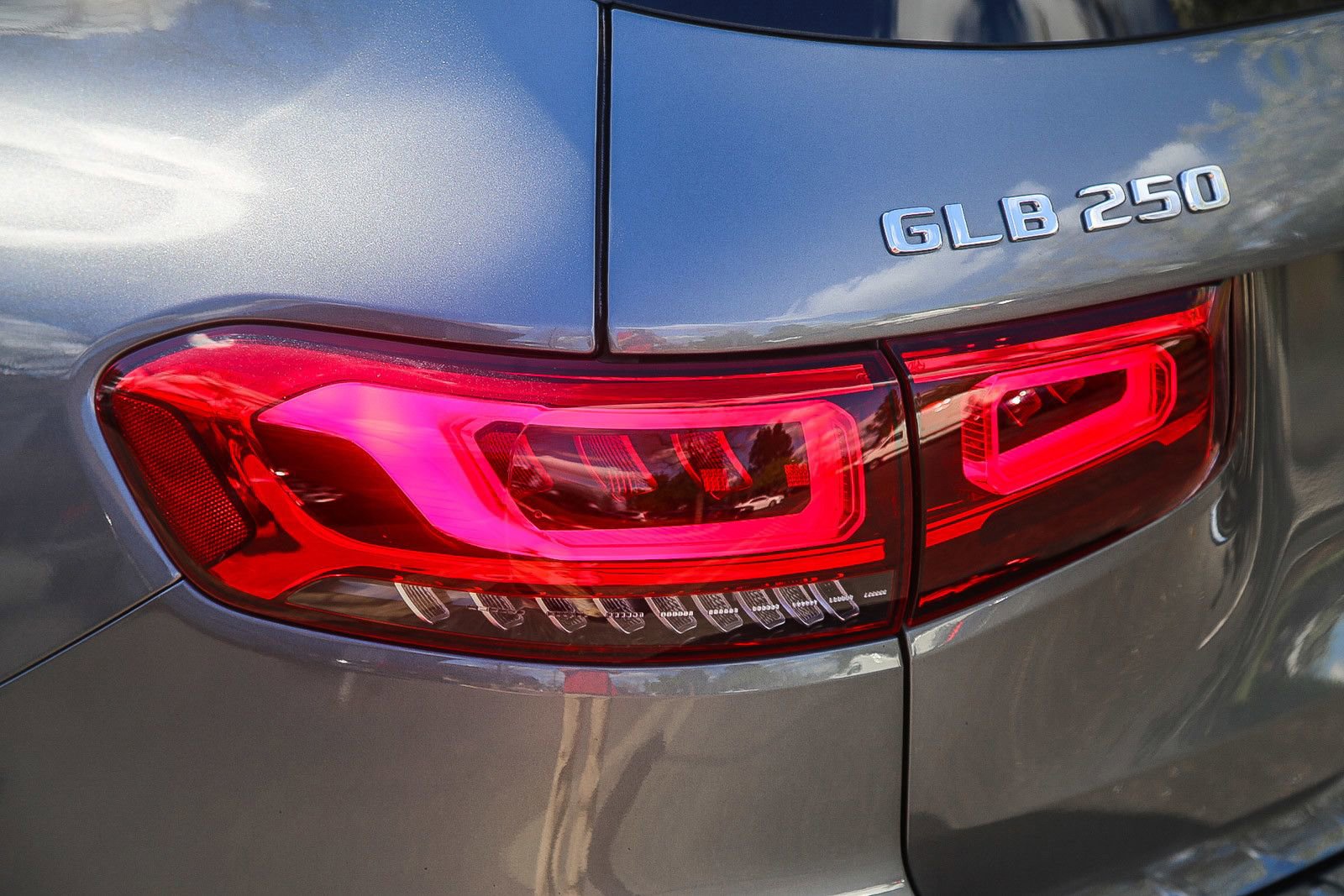 Used 2022 Mercedes-Benz GLB 250 4MATIC image 8