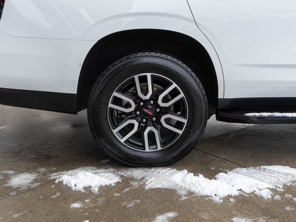 Used 2022 GMC Yukon AT4 w/ Technology Package image 39