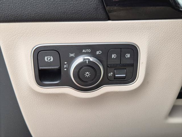 Used 2022 Mercedes-Benz GLA 250 4MATIC w/ Premium Package Lite image 23