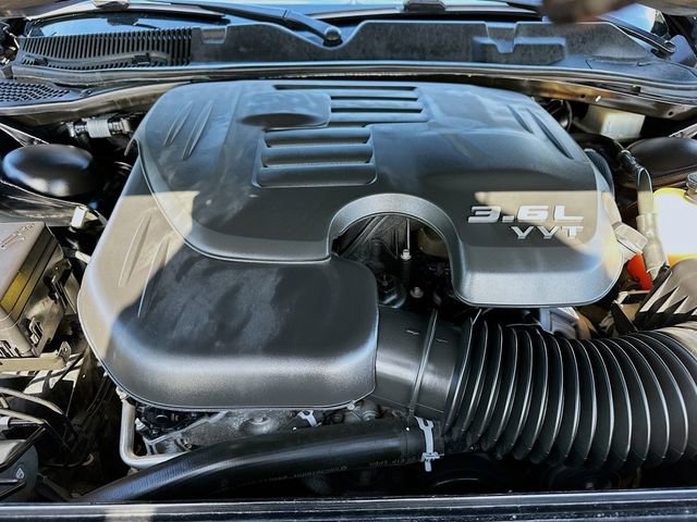 Used 2017 Dodge Challenger SXT w/ Driver Convenience Group RWD image 27
