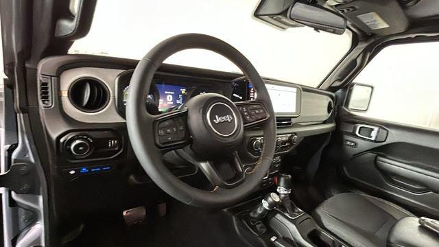 Used 2024 Jeep Wrangler Unlimited w/ Convenience Group AWD/4WD image 12