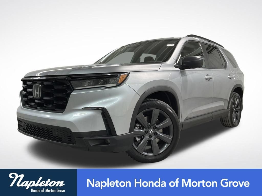 Used 2025 Honda Pilot Sport image 1