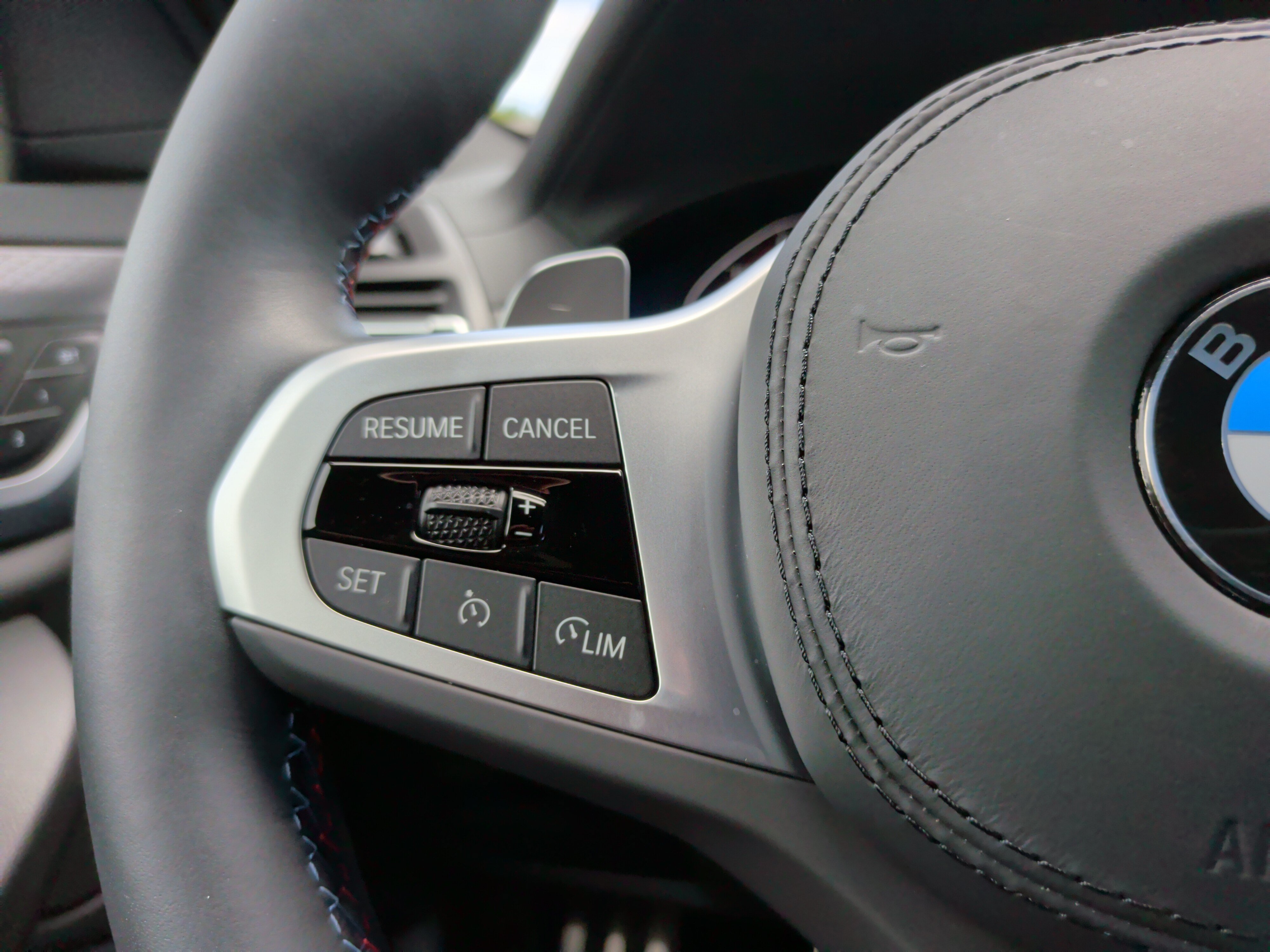 Certified 2025 BMW X4 M40i AWD/4WD image 23