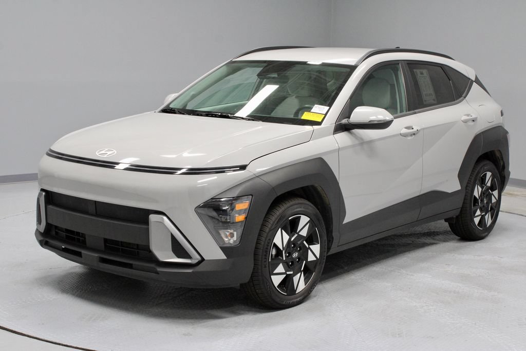 Certified 2025 Hyundai Kona SEL FWD image 9