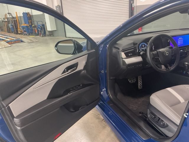 Used 2026 Toyota Camry SE w/ Multimedia Upgrade Package AWD/4WD image 9