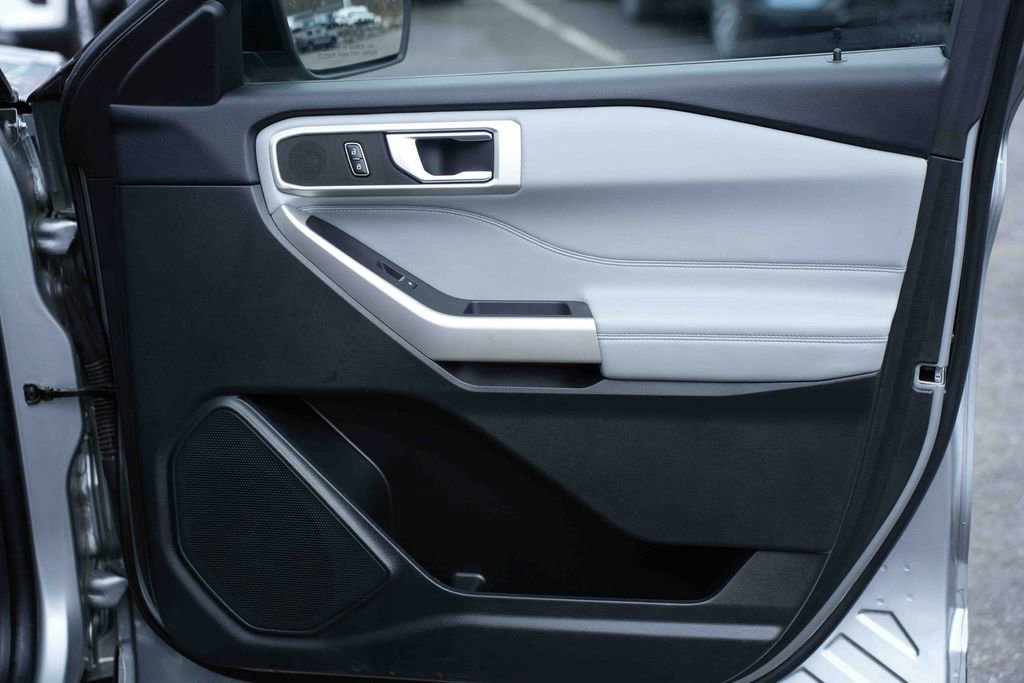 Certified 2023 Ford Explorer XLT w/ Equipment Group 202A image 17