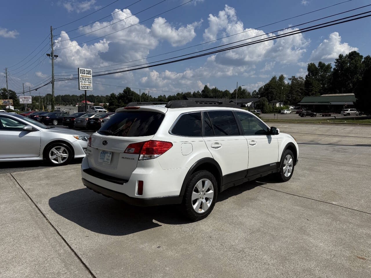 Used 2010 Subaru Outback 2.5i Premium AWD/4WD image 7