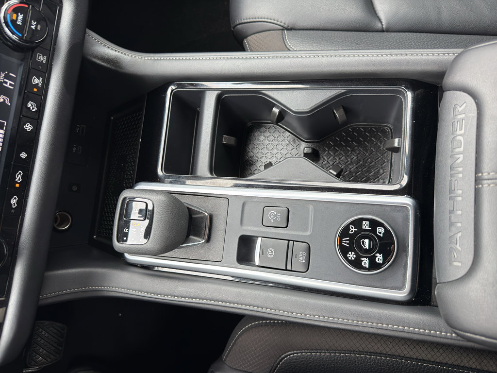 Certified 2025 Nissan Pathfinder SL image 22