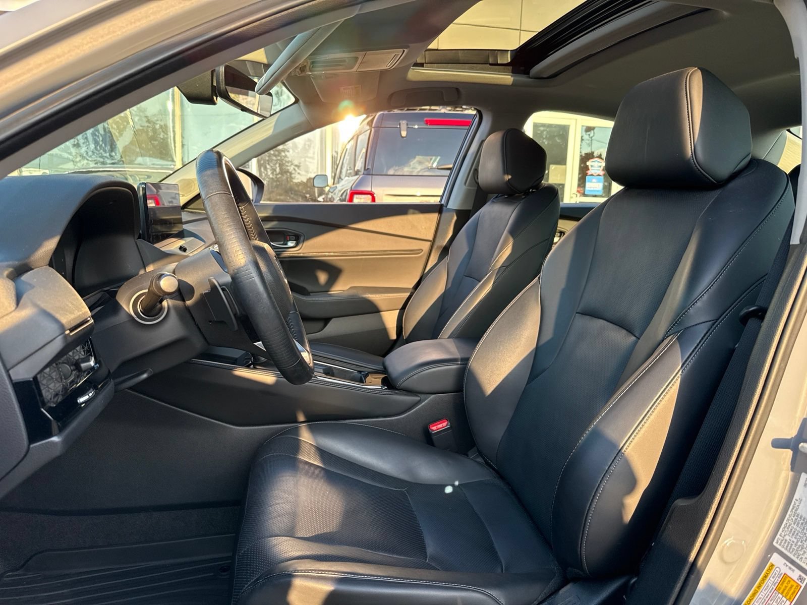 Used 2023 Honda Accord Touring image 4