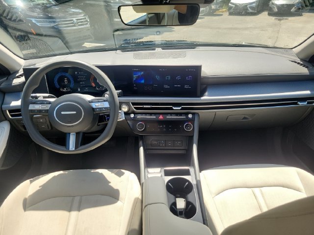 Used 2025 Hyundai Sonata SEL FWD image 13