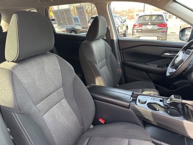 Used 2025 Nissan Rogue SV image 14