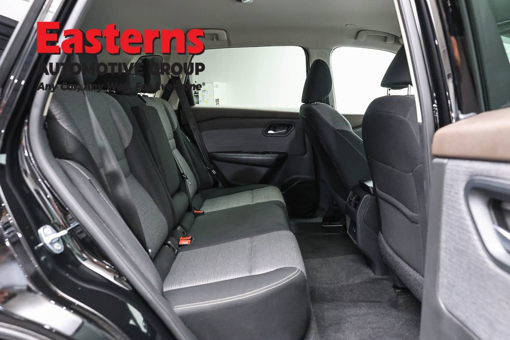 Used 2023 Nissan Rogue SV AWD/4WD image 22