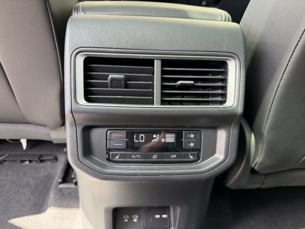 Used 2024 Volkswagen Atlas SEL Premium R-Line AWD/4WD image 39