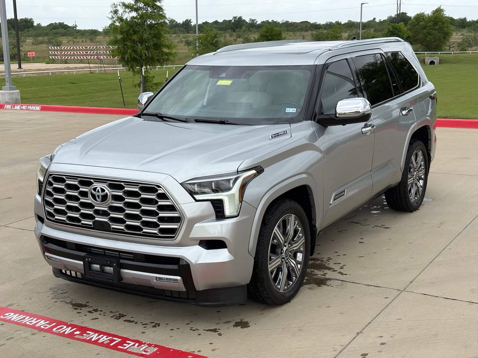 Used 2023 Toyota Sequoia Capstone AWD/4WD image 11