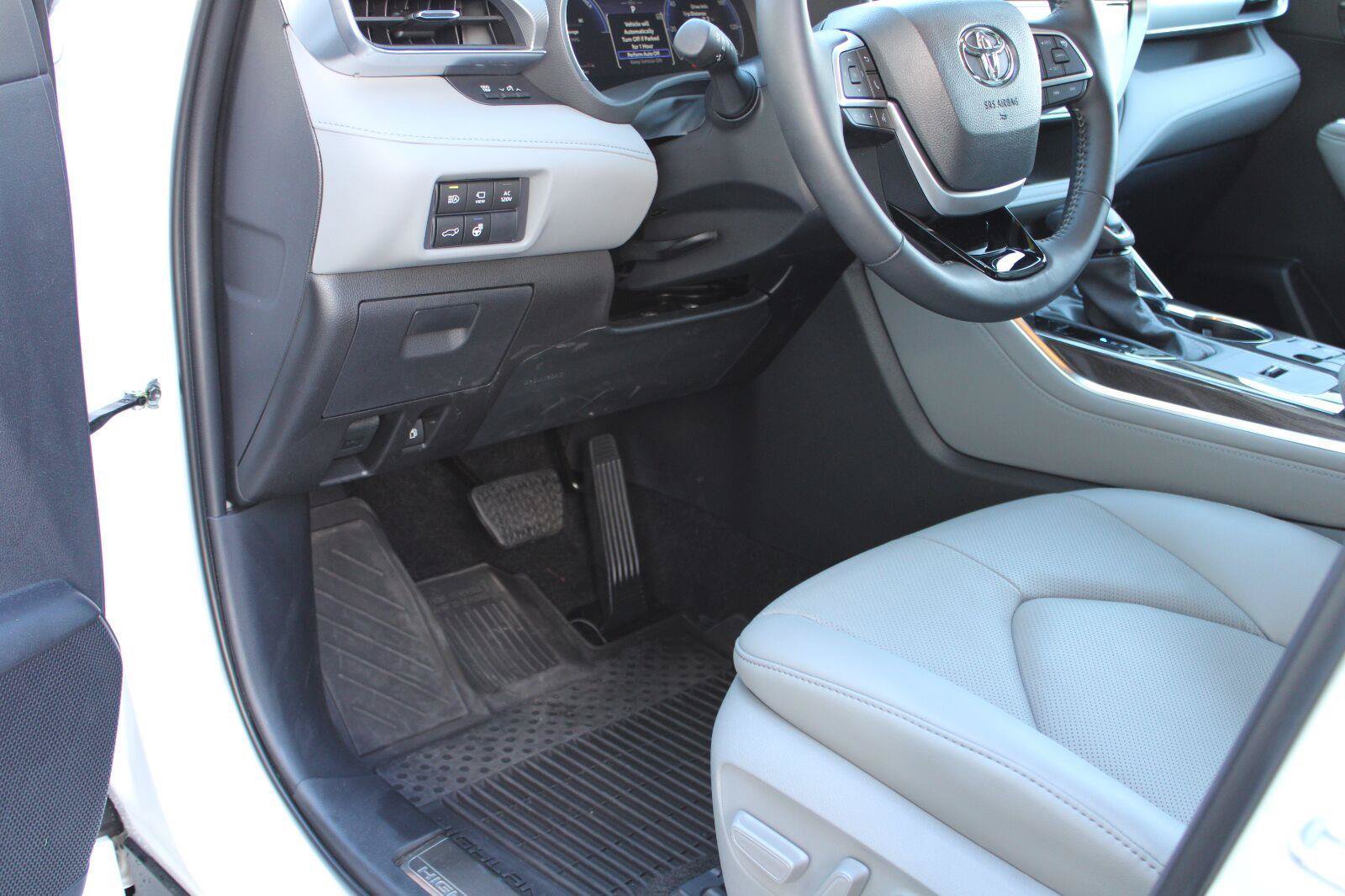 Used 2026 Toyota Highlander Platinum AWD/4WD image 51