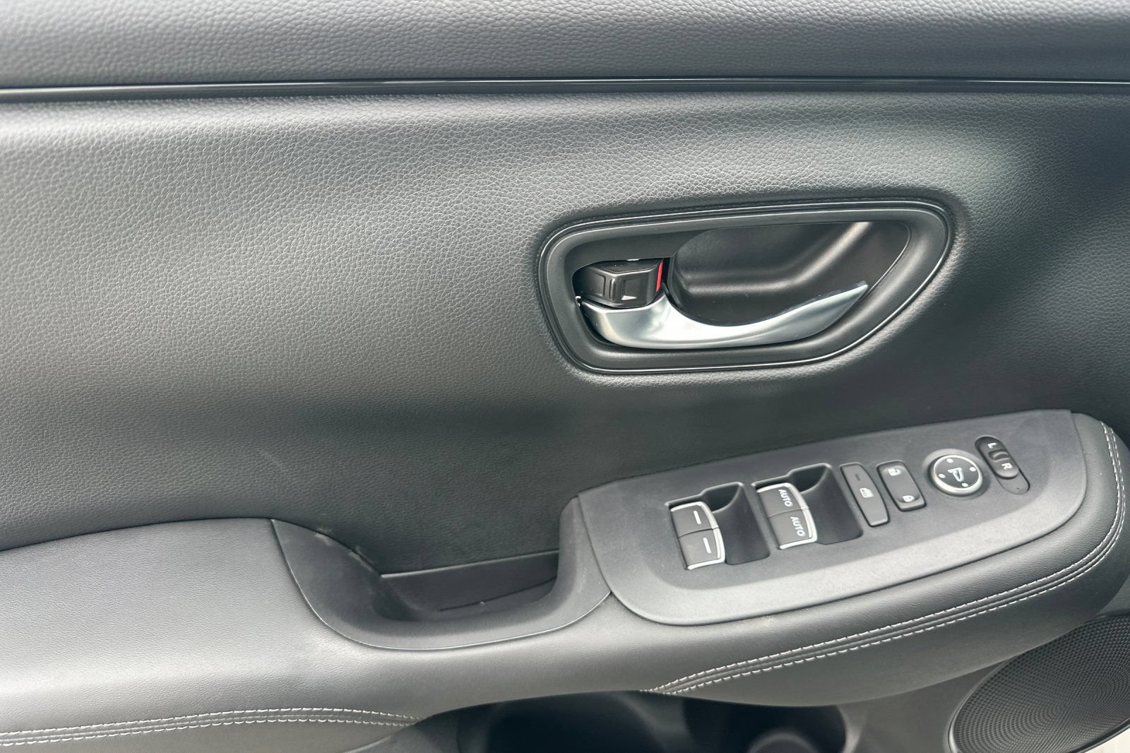 New 2027 Honda HR-V EX-L image 11