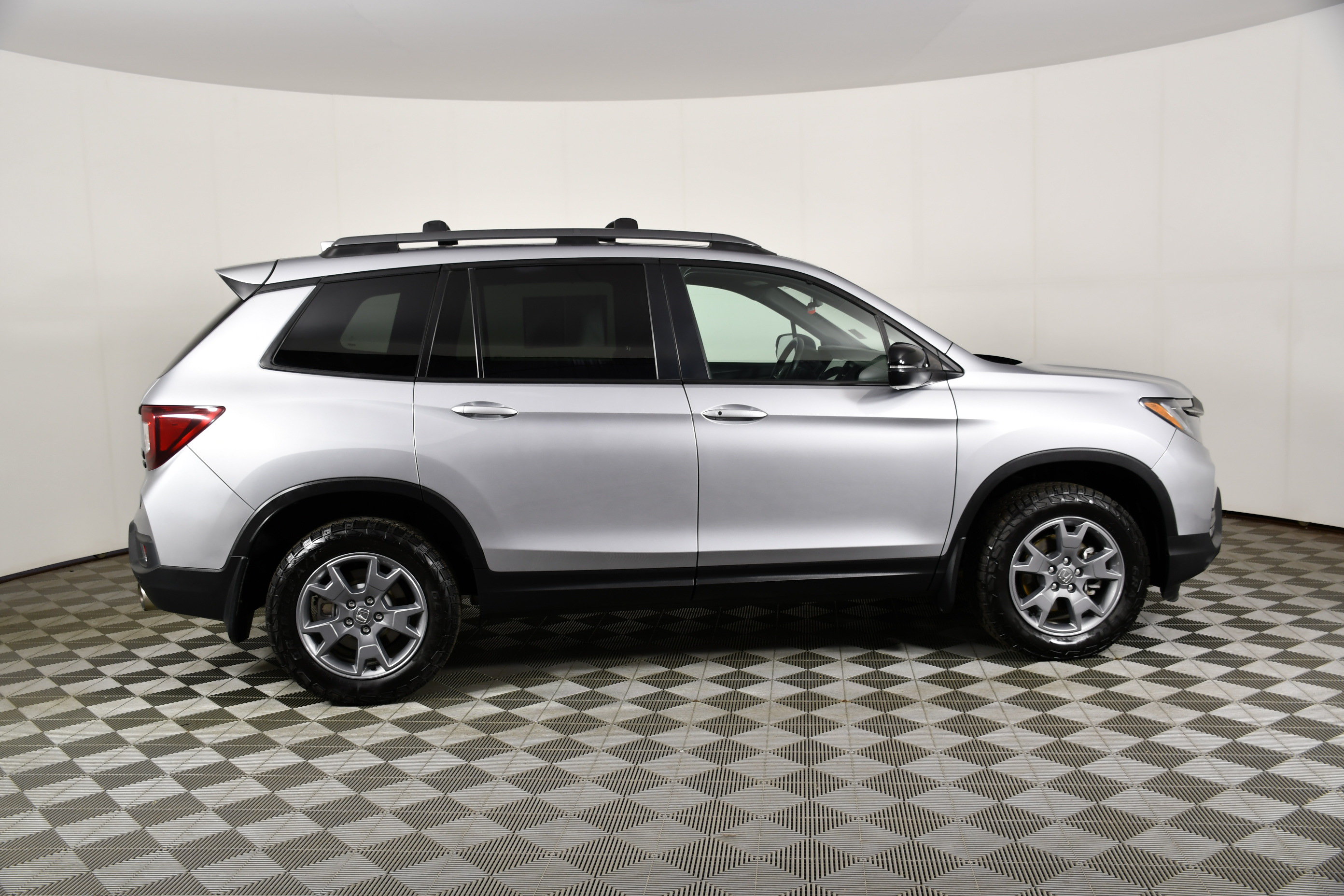 Certified 2025 Honda Passport TrailSport image 5