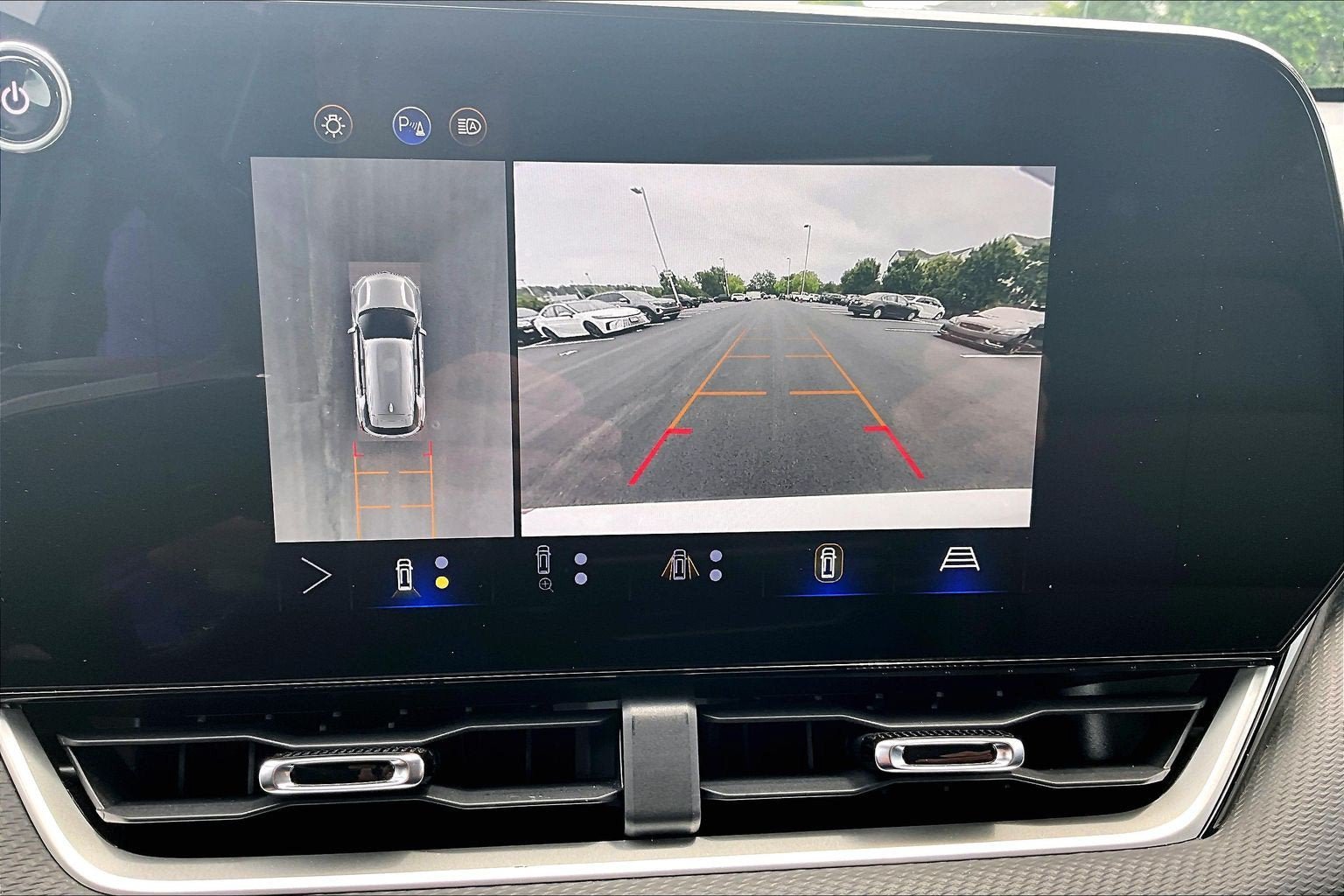 Used 2025 Chevrolet Equinox LT w/ Convenience Package II AWD/4WD image 19