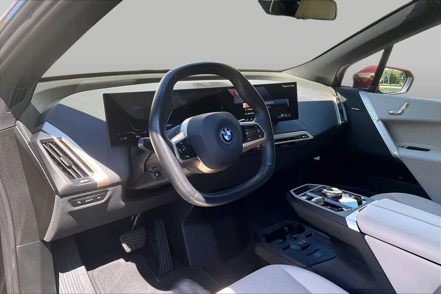Certified 2024 BMW iX xDrive50 w/ Sport Package AWD/4WD image 17