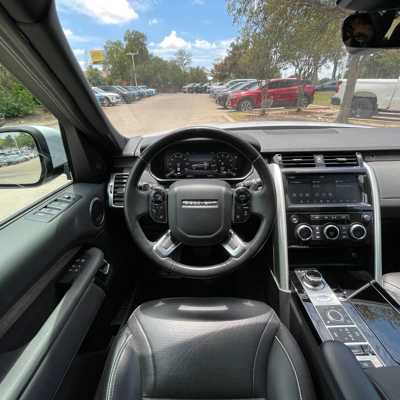 Used 2019 Land Rover Discovery HSE AWD/4WD image 12