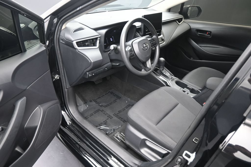 Used 2026 Toyota Corolla LE FWD image 11
