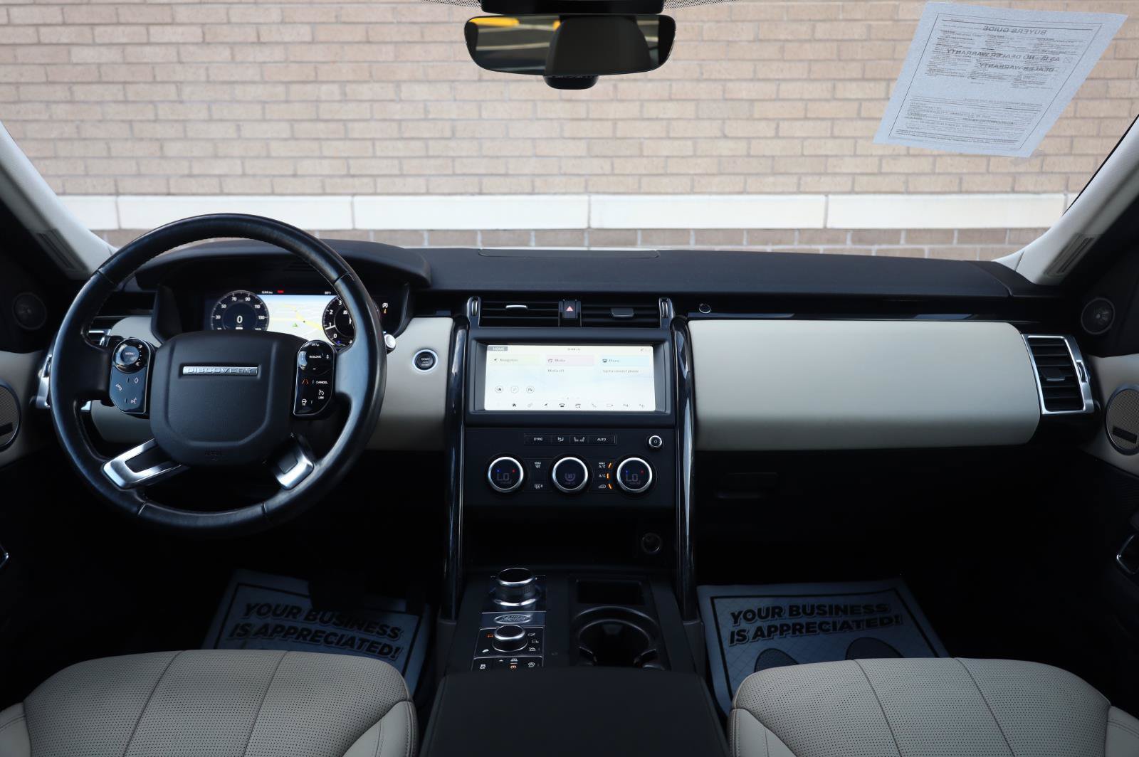 Used 2019 Land Rover Discovery SE AWD/4WD image 37