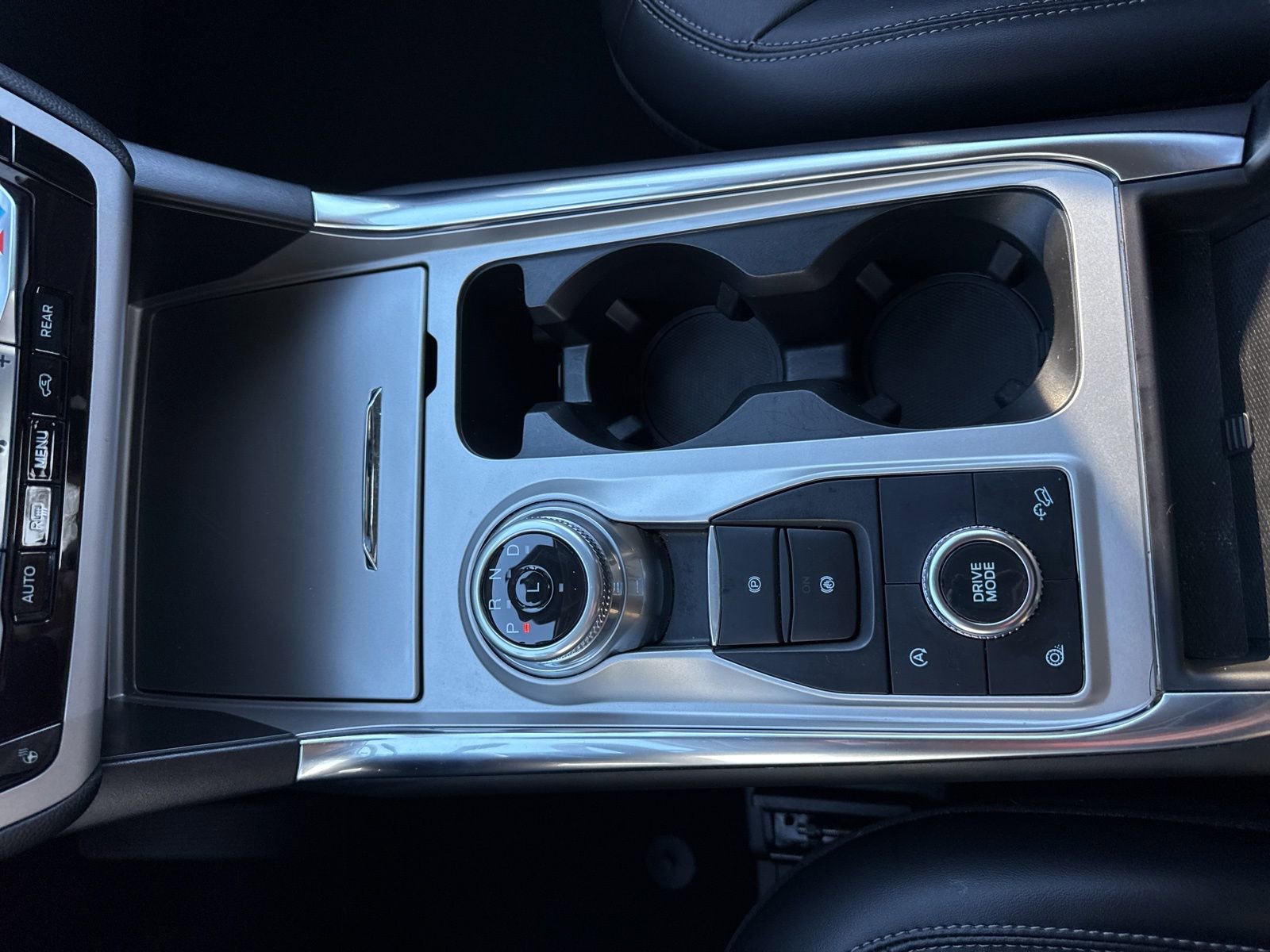 Used 2023 Ford Explorer XLT w/ Equipment Group 202A image 26