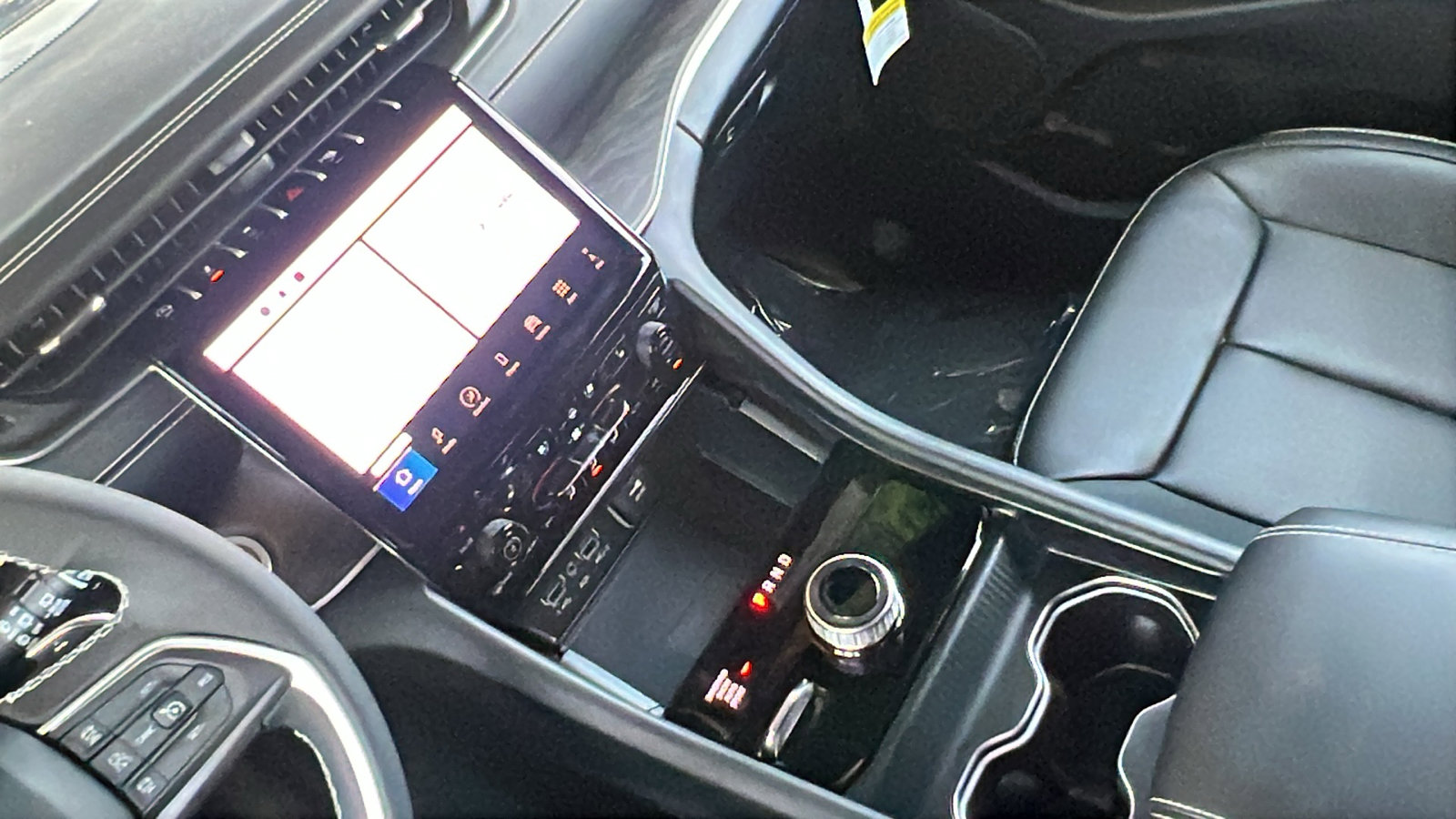 New 2025 Jeep Grand Cherokee L Limited w/ Luxury Tech Group II image 32