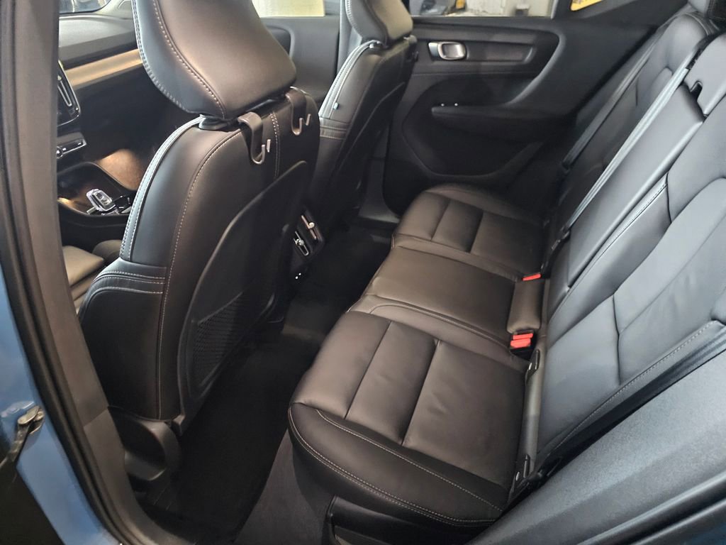 Certified 2023 Volvo XC40 B5 Plus w/ Protection Package Premier AWD/4WD image 13