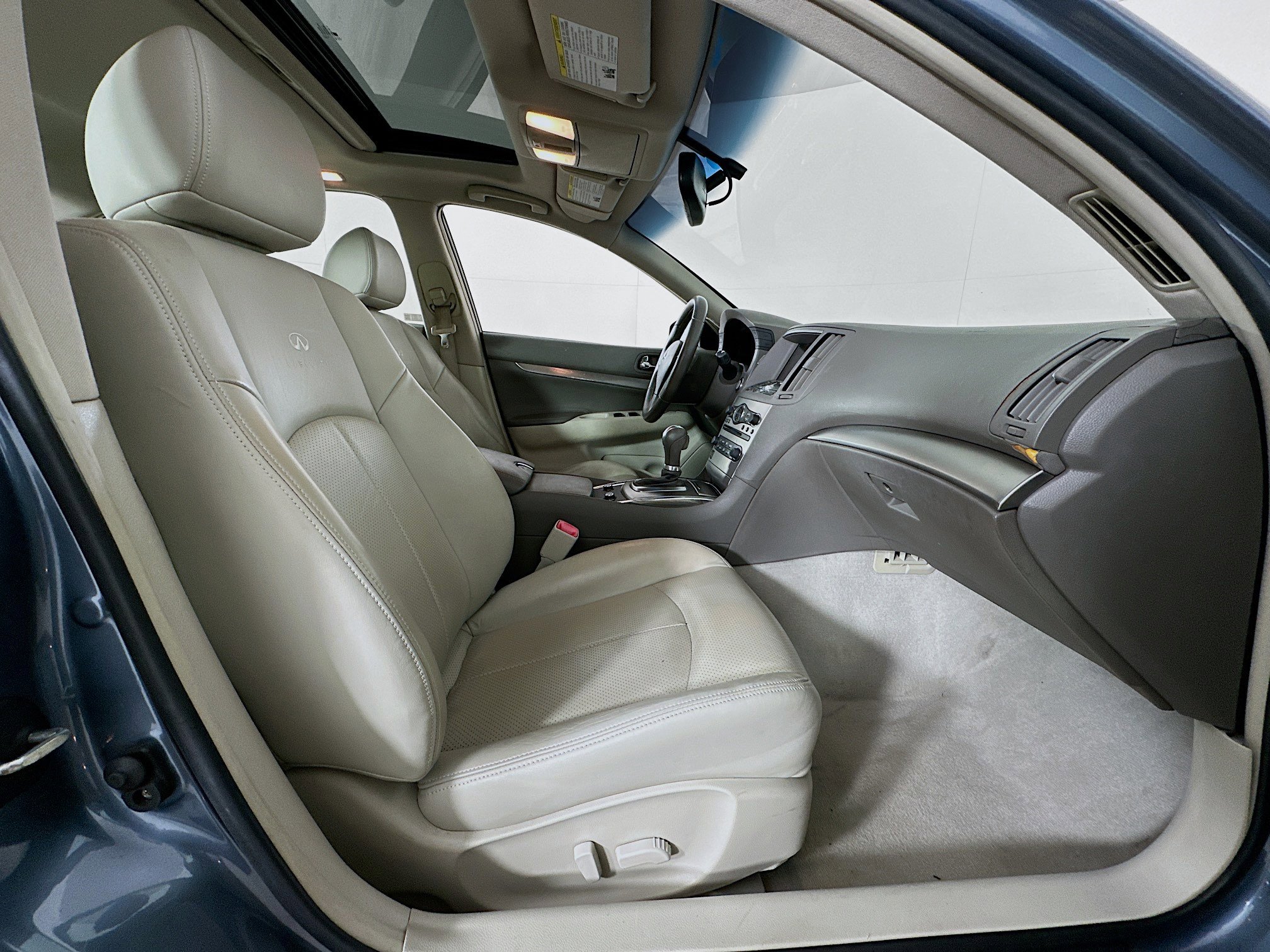 Used 2010 INFINITI G37 Journey w/ Premium Pkg image 31