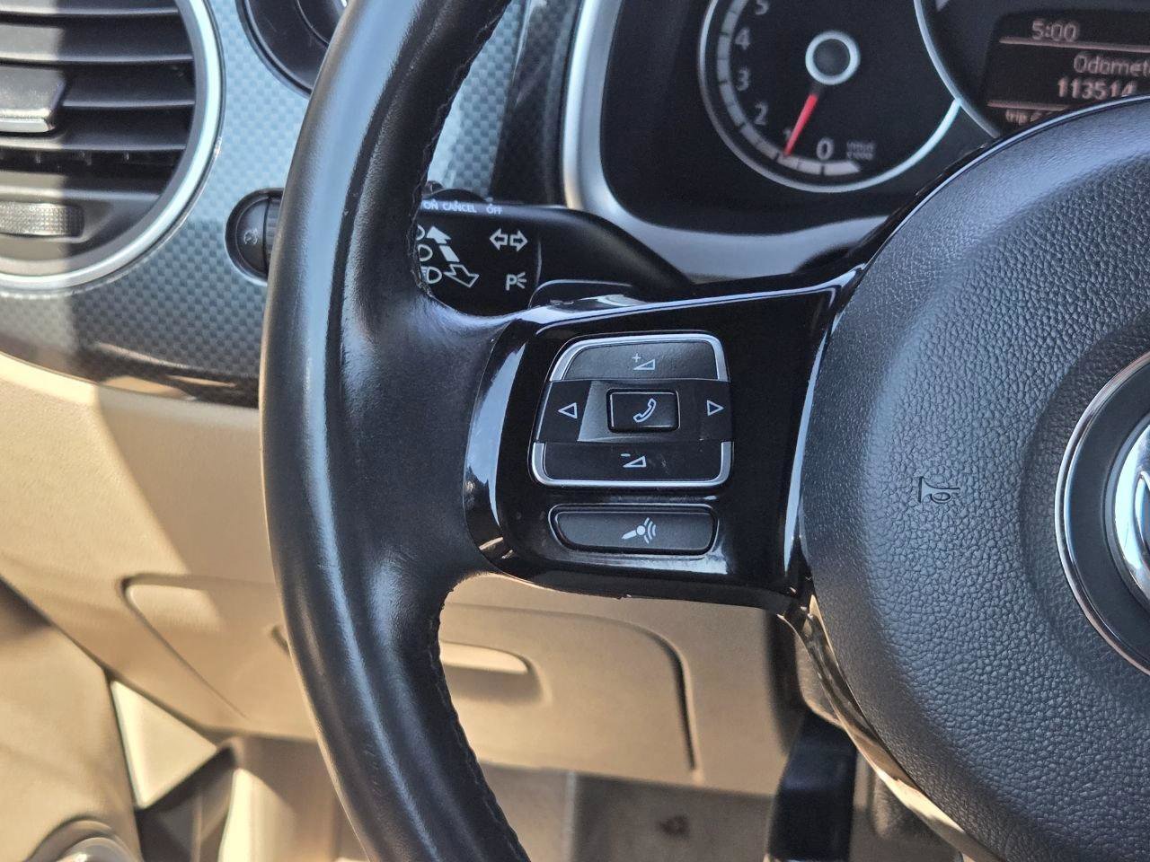 Used 2013 Volkswagen Beetle Turbo 60's Edition FWD image 26