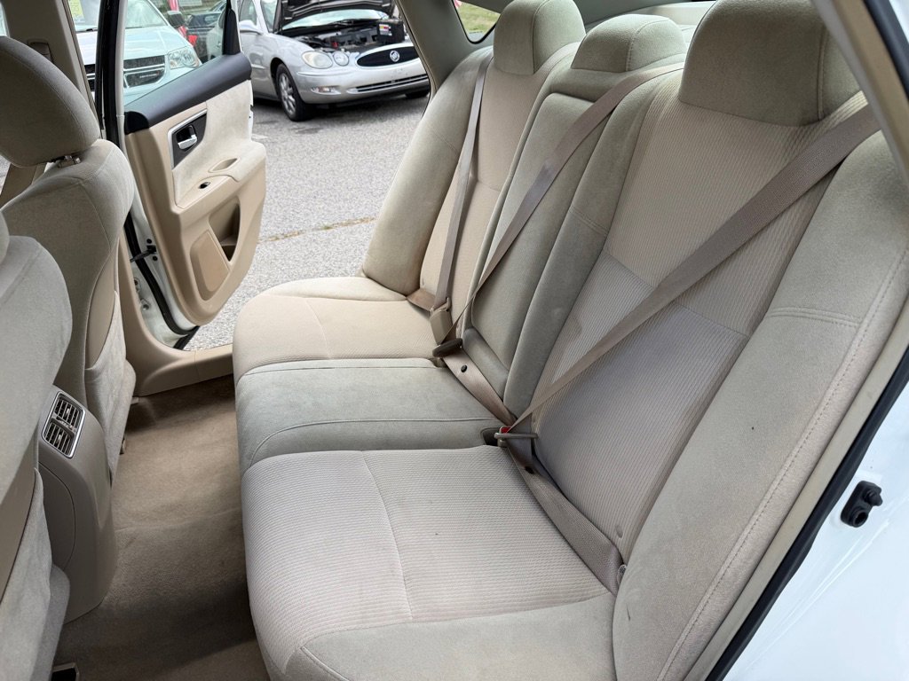 Used 2013 Nissan Altima 2.5 SV FWD image 24