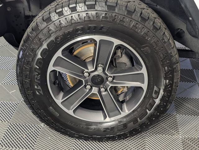 Used 2023 Jeep Wrangler Sahara w/ LED Lighting Group AWD/4WD image 8