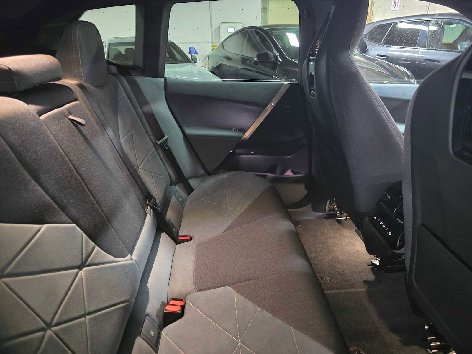 Used 2022 BMW iX xDrive50 w/ Convenience Package image 12