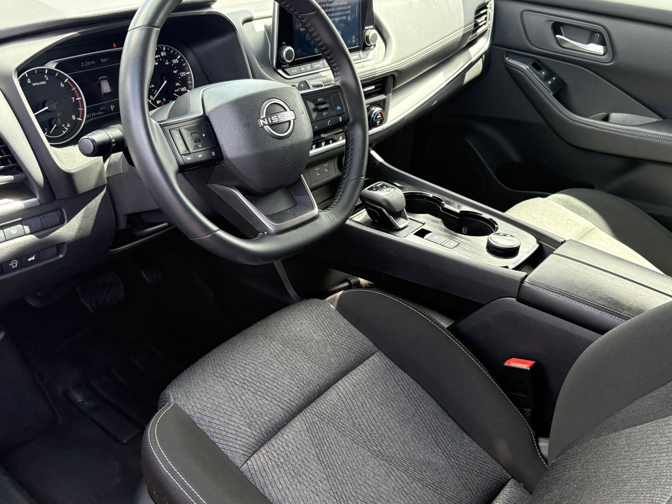 Used 2025 Nissan Rogue SV AWD/4WD image 10